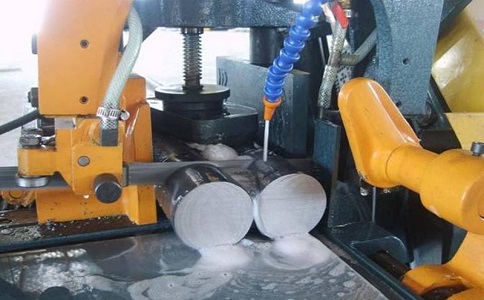 莲花卧式带锯床的送料方式有哪几种？